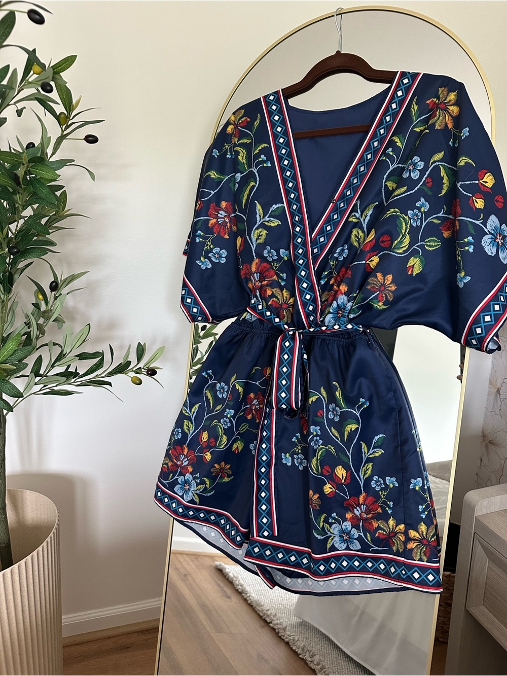 Cupshe Navy Floral V-Neck Romper with Belt